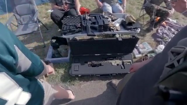 am-visiting-a-huge-airsoft-market-in-uk-sift-your-rif-2.jpg