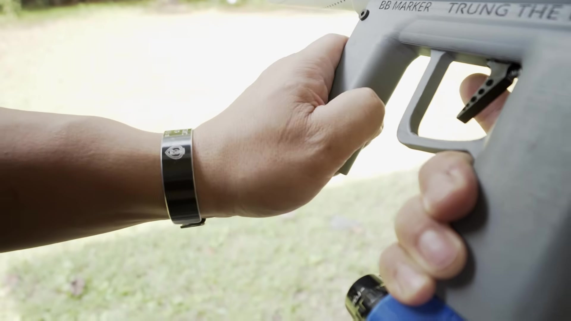 am-this-paintballgun-shoots-airsoft-bbs-1.jpg