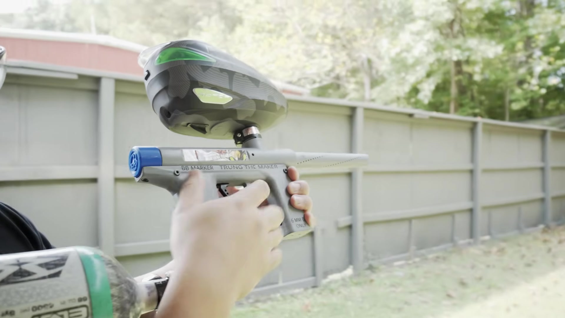 am-this-paintballgun-shoots-airsoft-bbs-3.jpg